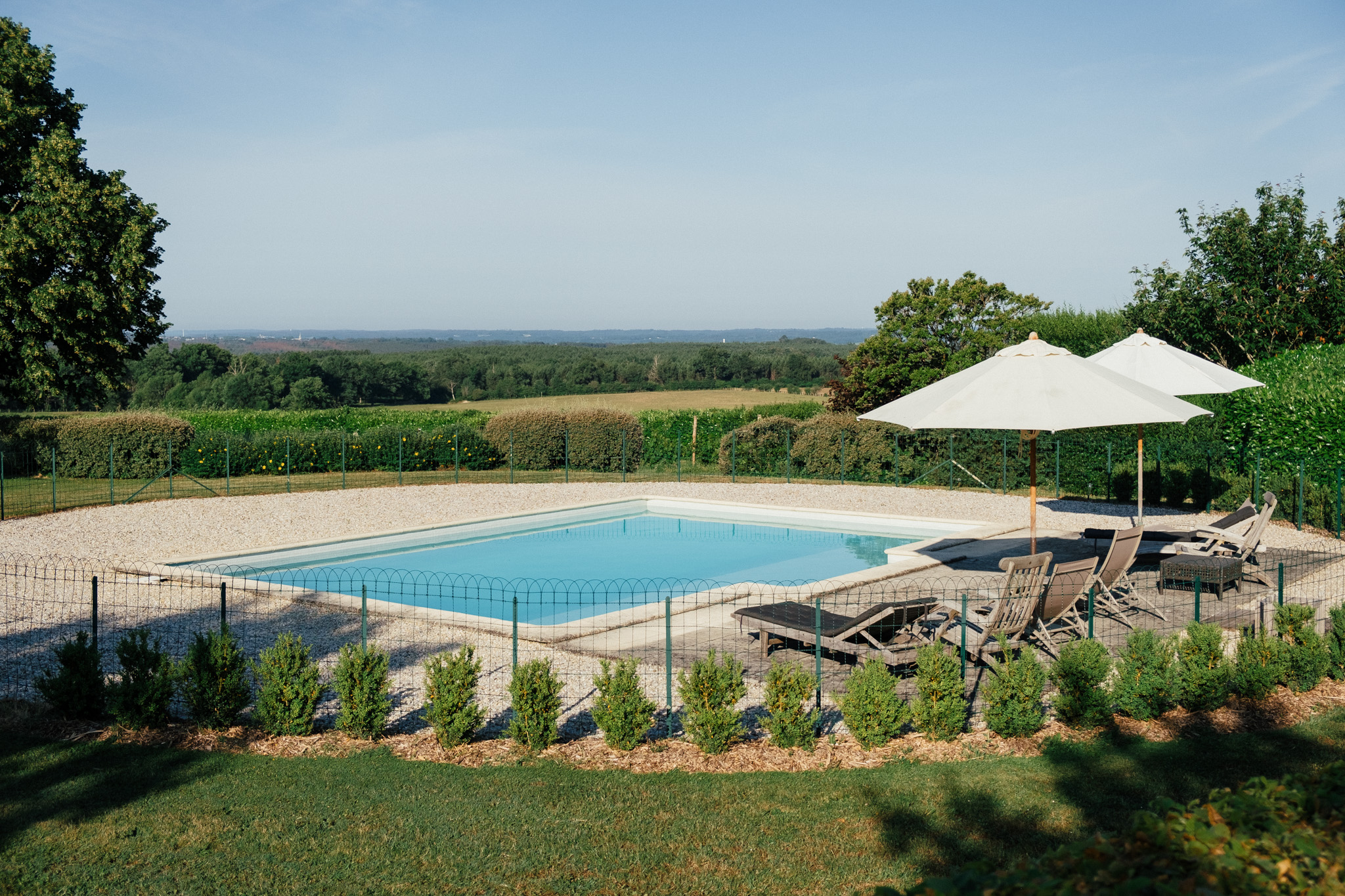 Location de vacances d'un chateau avec piscine proche de Bordeaux